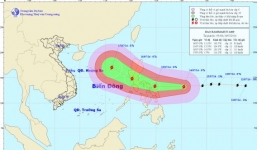 Bão Rammasun giật cấp 14 tiến sát biển Đông